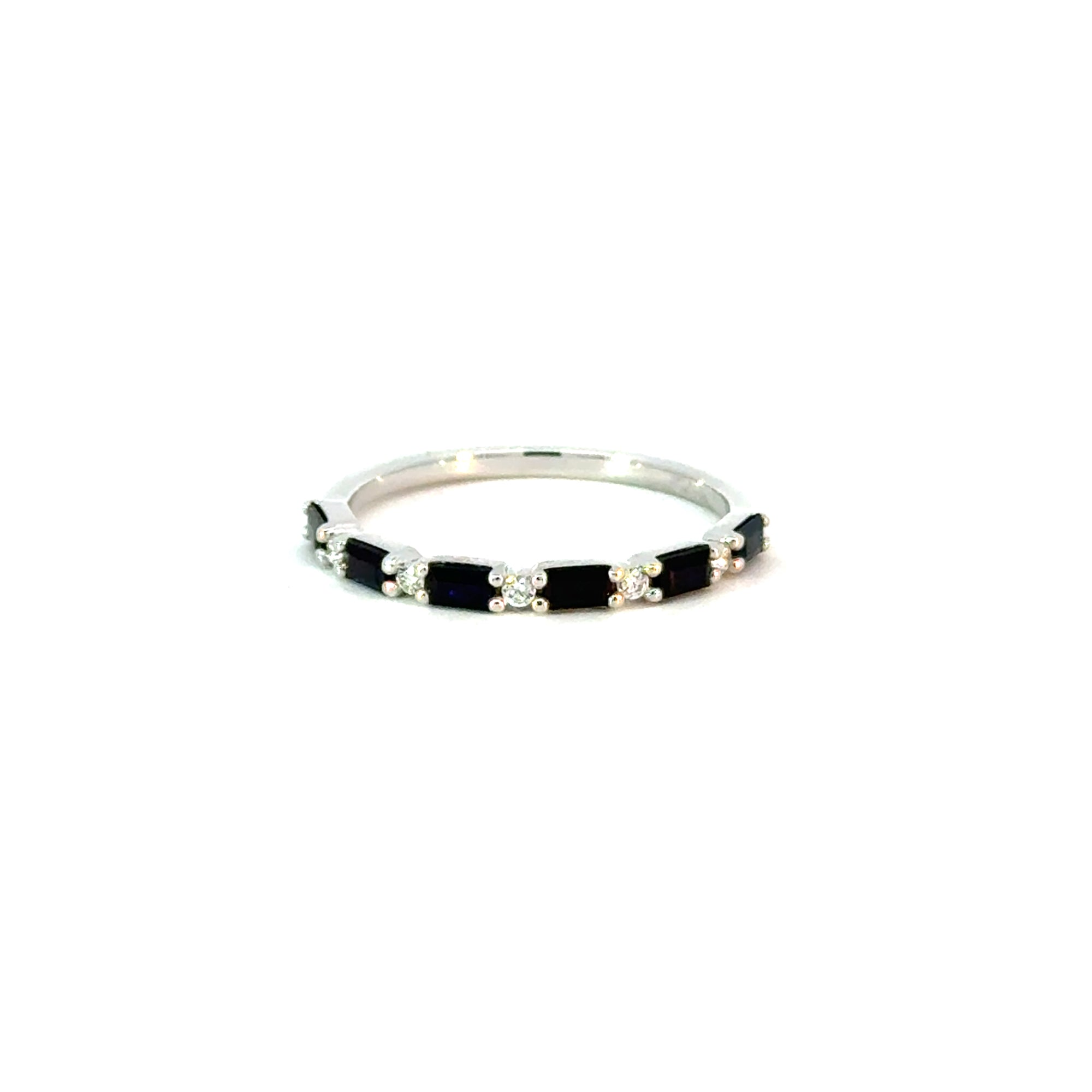 Ring in Weissgold 18kt mit Brillanten und Safir