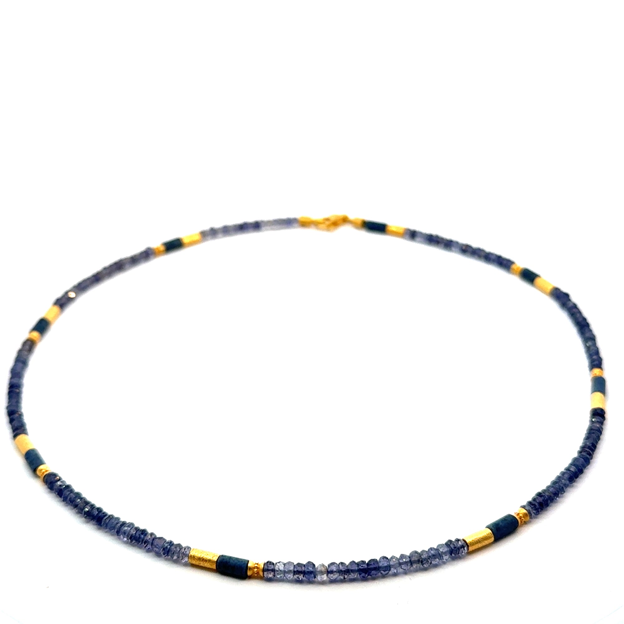 Collier in Silber vergoldet mit Iolit Dumortiorit