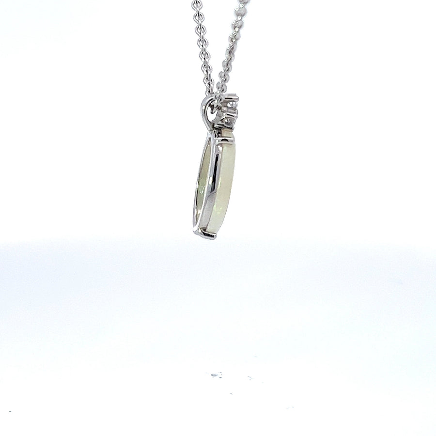 Anhänger mit Kette Opal