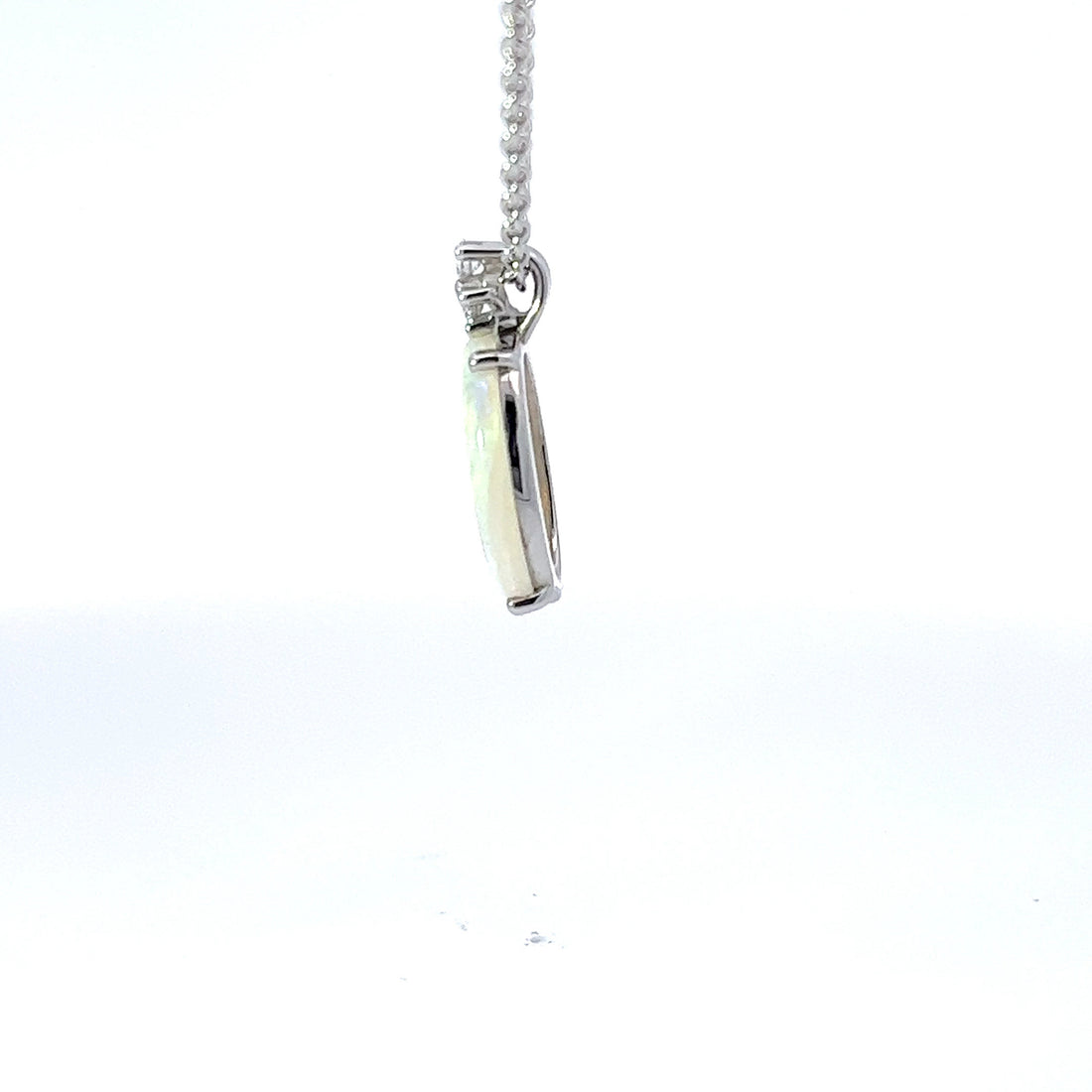Anhänger mit Kette Opal