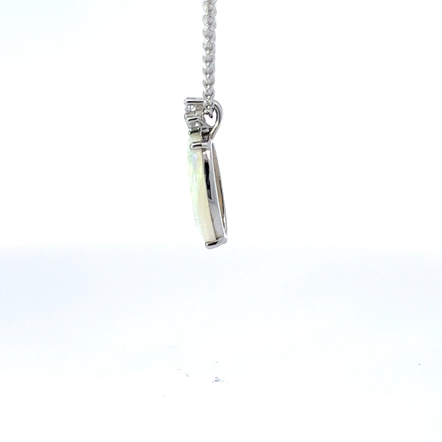 Anhänger mit Kette Opal