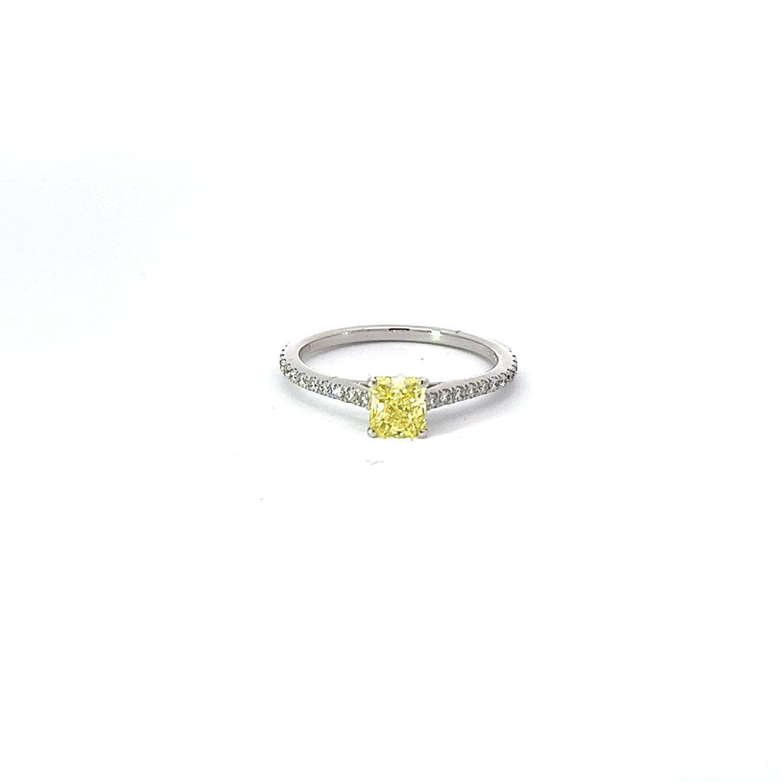 Ring mit yellow Brillant